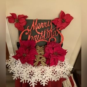 Glitter Merry Christmas sign,6 Lg. Foam snowflakes,5 glitter bows,6 poinsettias